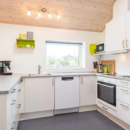 10 Person In Nørre Nebel