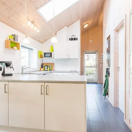 10 Person In Nørre Nebel