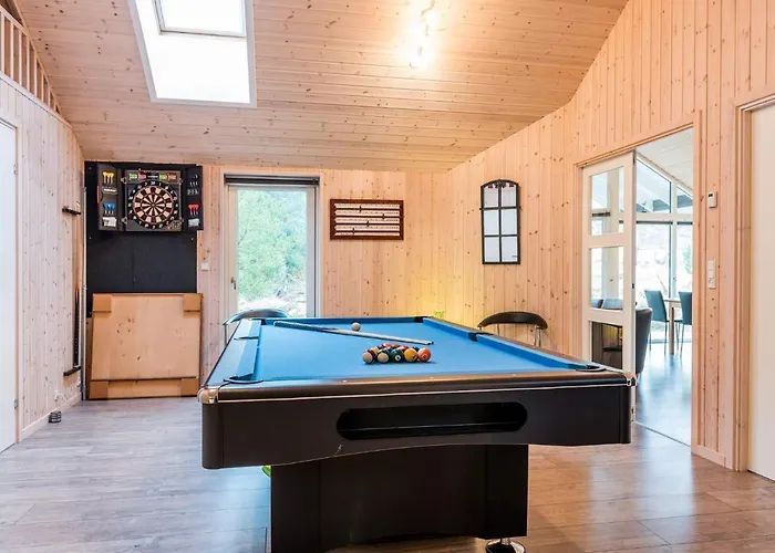 10 Person In בית נופש